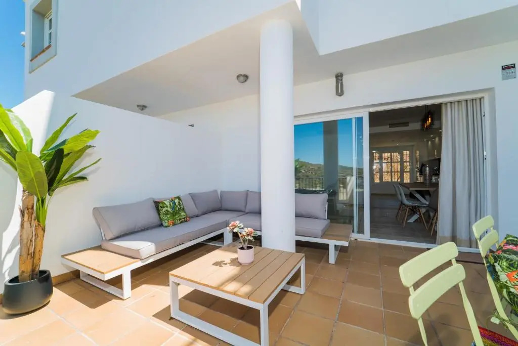 Stunning 3 Bed Townhouse with amazing views near Sotogrande port