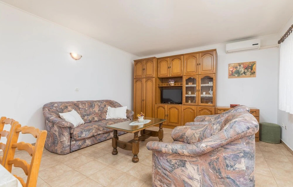 Awesome Apartment in Pula With Wifi and 2 Bedrooms