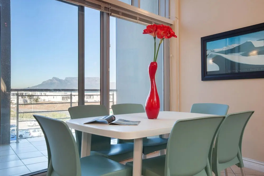 3BR Coastal Stay Balcony BBQ Views by CTHA