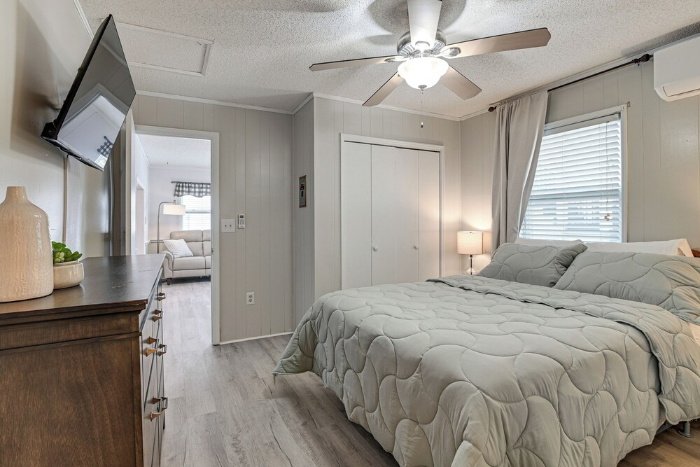 Golf Cart + Beach Access! Ocean Lakes Retreat