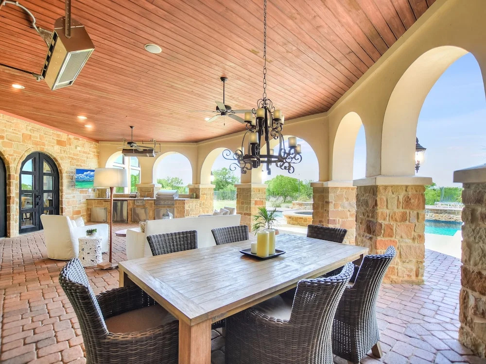 The Arrive Sunrise Estate On Lake Austin 5 Bedroom Estate