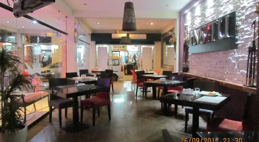 Rizzo Plaza Hotel