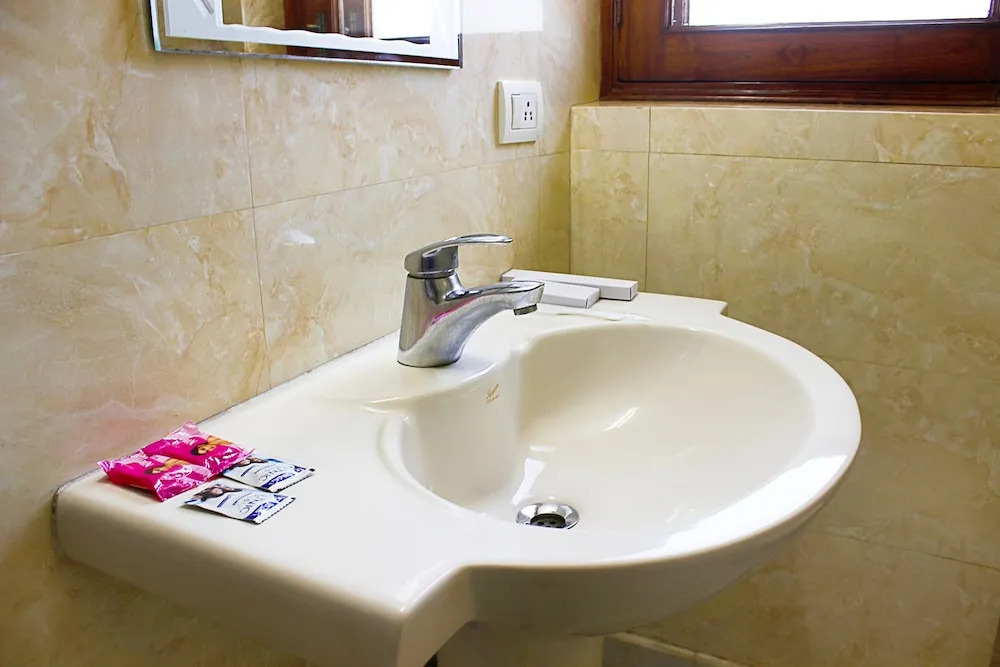 Fabhotel Hill View Suites