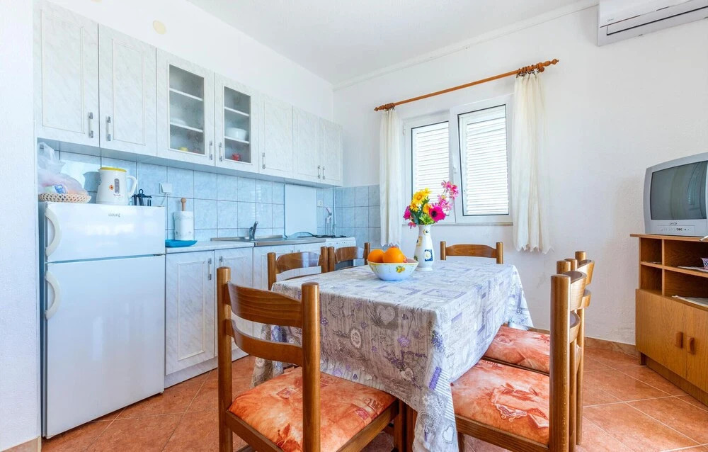 Awesome Home in Sevid With 5 Bedrooms
