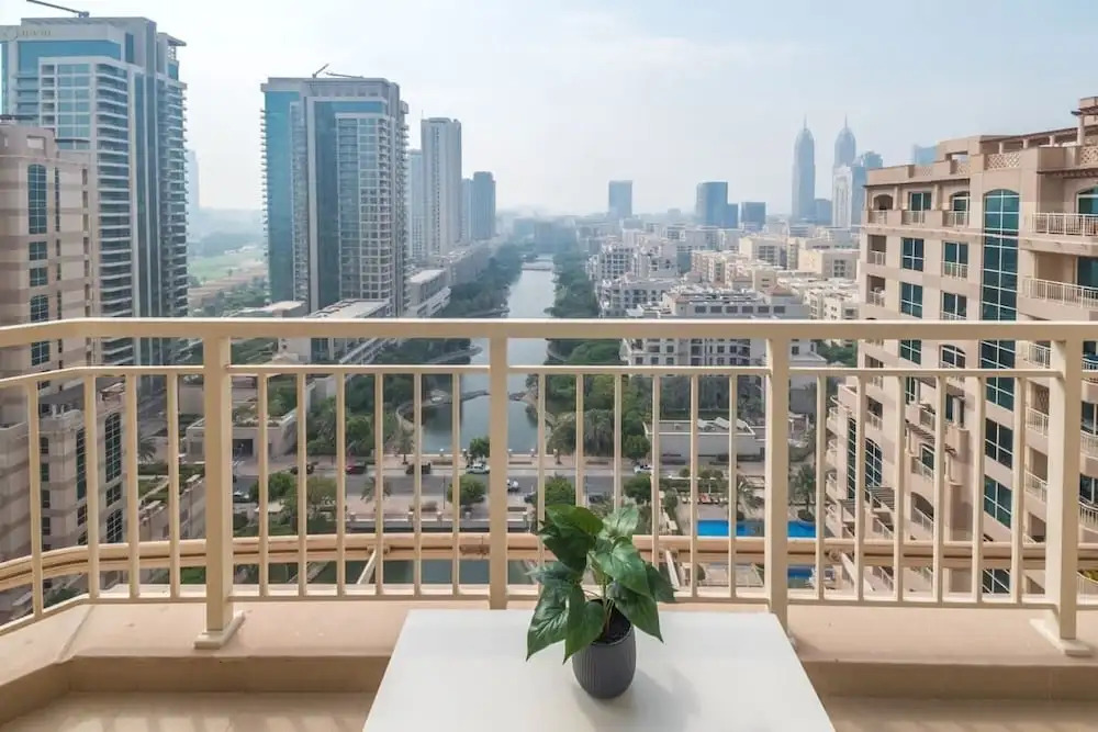 Relaxing, Chic Apartment in The Views