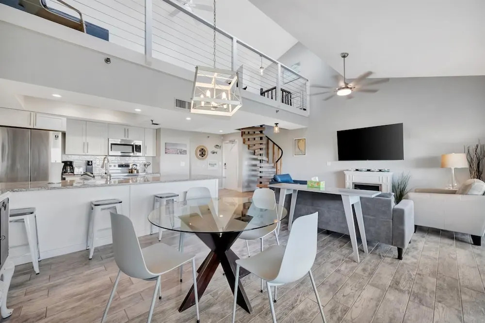 Beach Access Heated Pool Resort Condo for 8