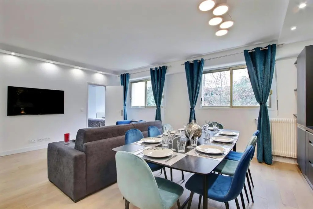 Trocadero/ Eiffel Tower - 3 Bedrooms- All New!