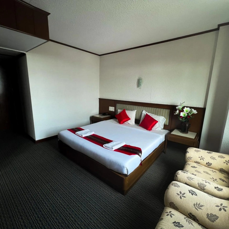 River Grand Hotel