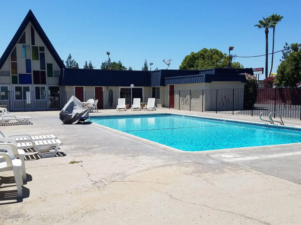Economy Inn Fresno Yosemite NEWLY REMODELED