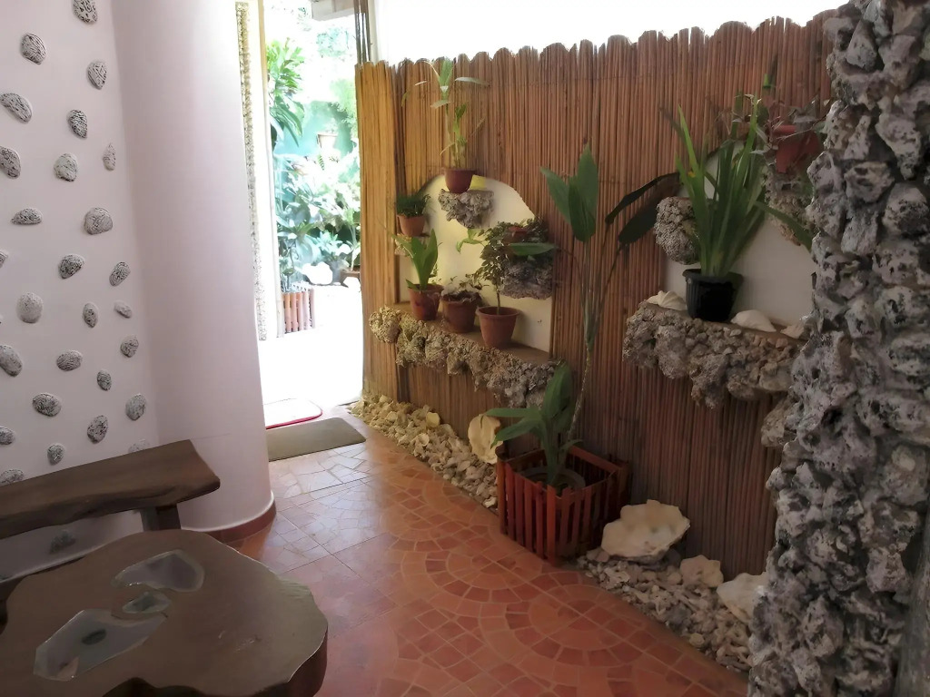 Amigos Beach Resort