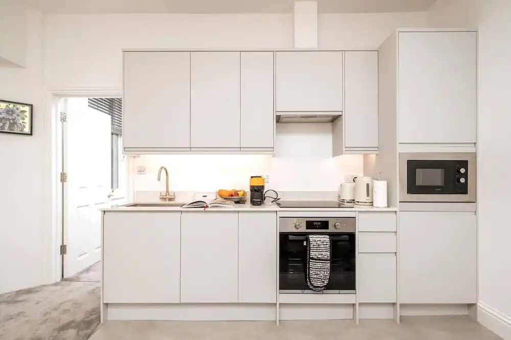 Earl s Court Chelsea 1BR Elegant Stay Tube