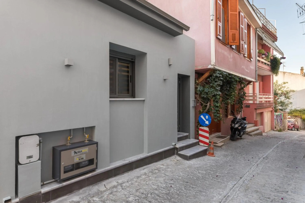 THESS OLD TOWN 1 free private parking