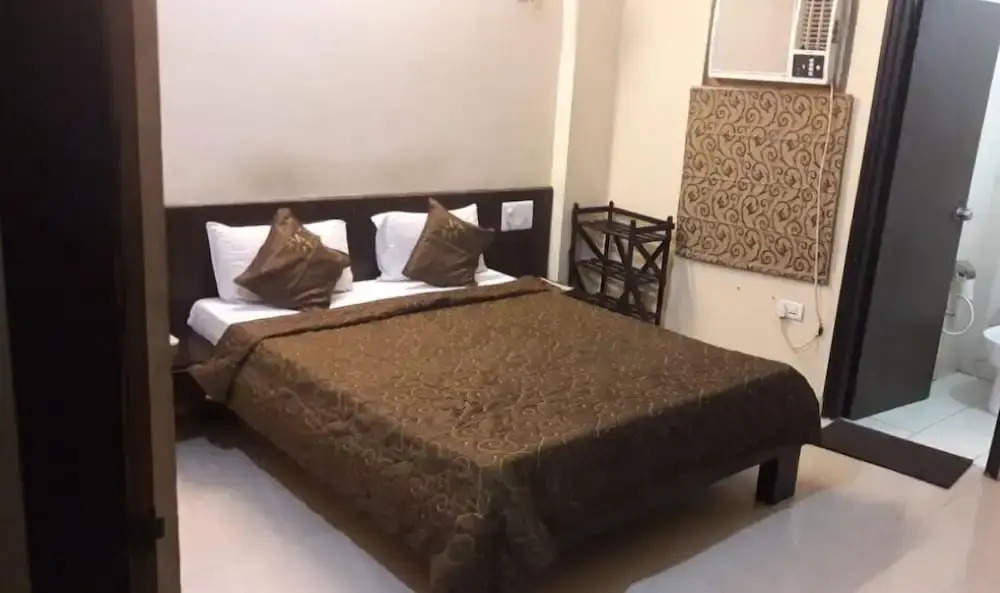 Jypore Saffron Inn & Suites