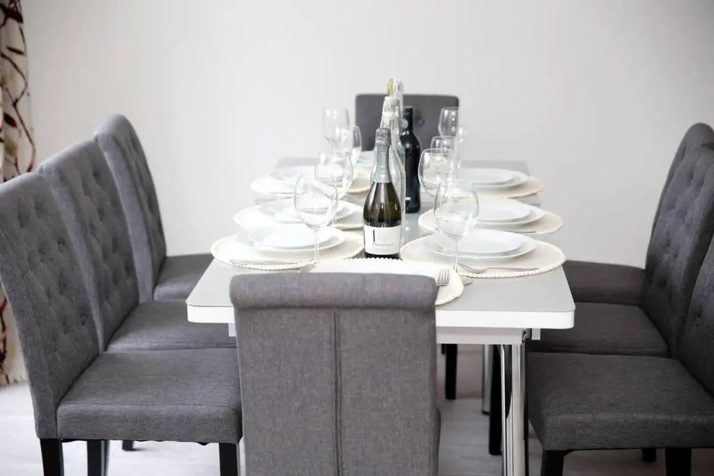 Deluxe 4-bed House Close2 Wembley Stadium
