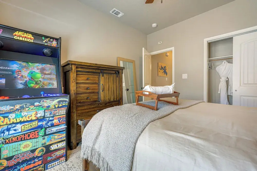 Canyon Lake Home w/ Private Pool, Hot Tub & Sauna!