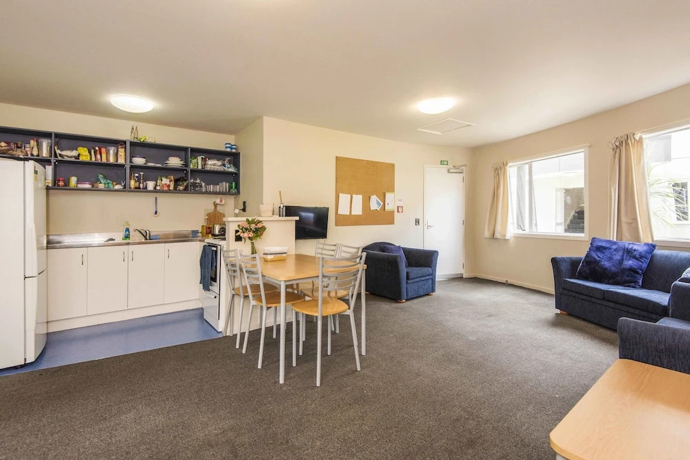 Campus Summer Stays - Akoranga Village