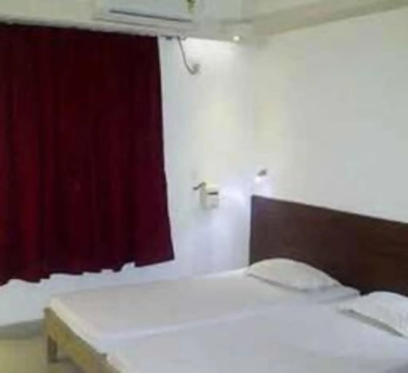 Sonar Bangla's Motel Midway