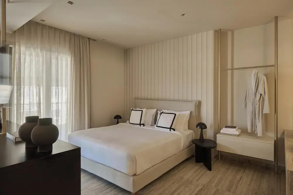 Finders Top Floor Apartments