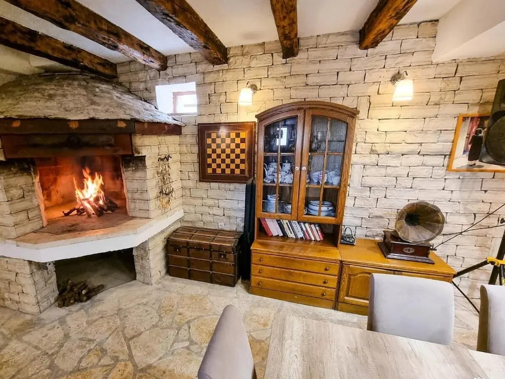 Luxe House