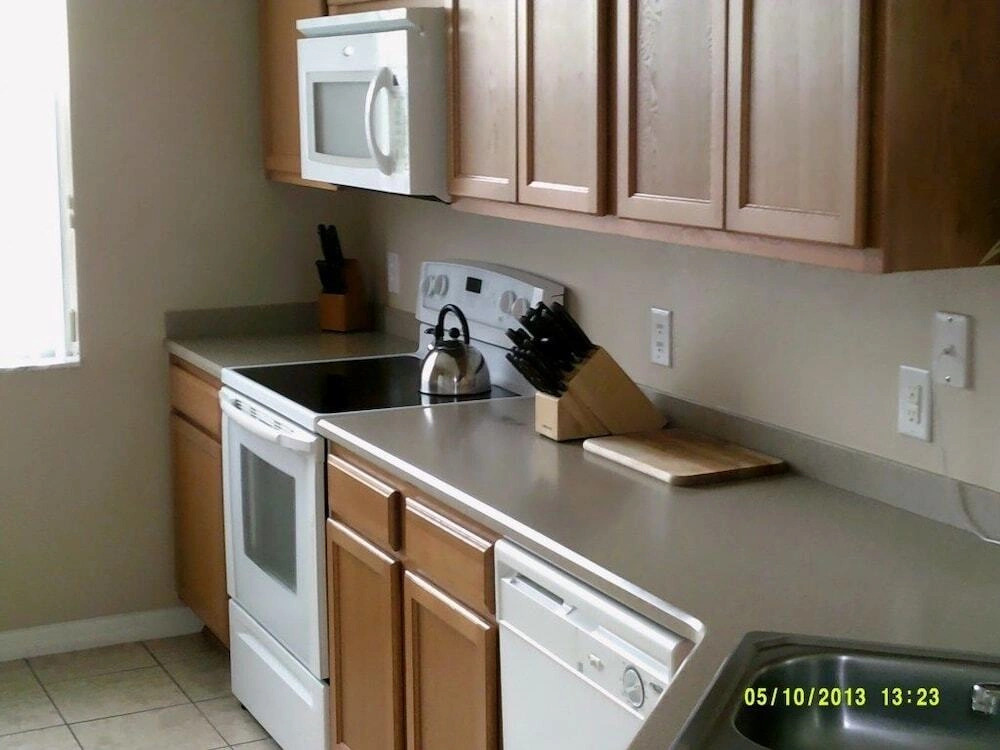 3 Br Compass Bay Sleeps 8 - Fld 3271