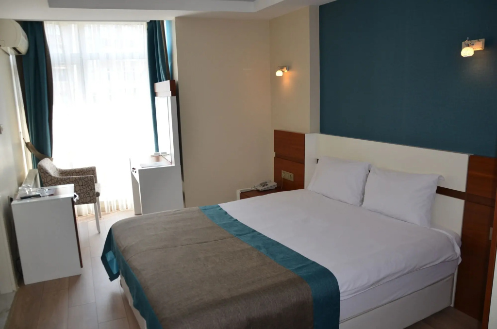 Grand Ahos Hotel