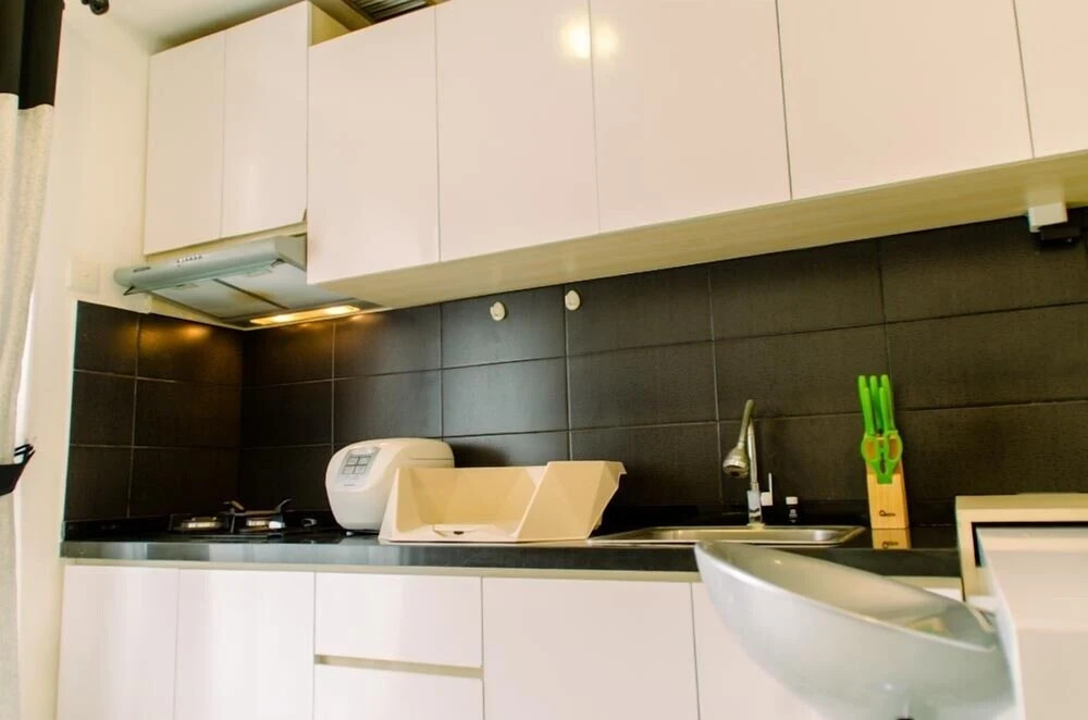Modern And High Floor 1Br With Walk In Closet At Marina Ancol Apartment