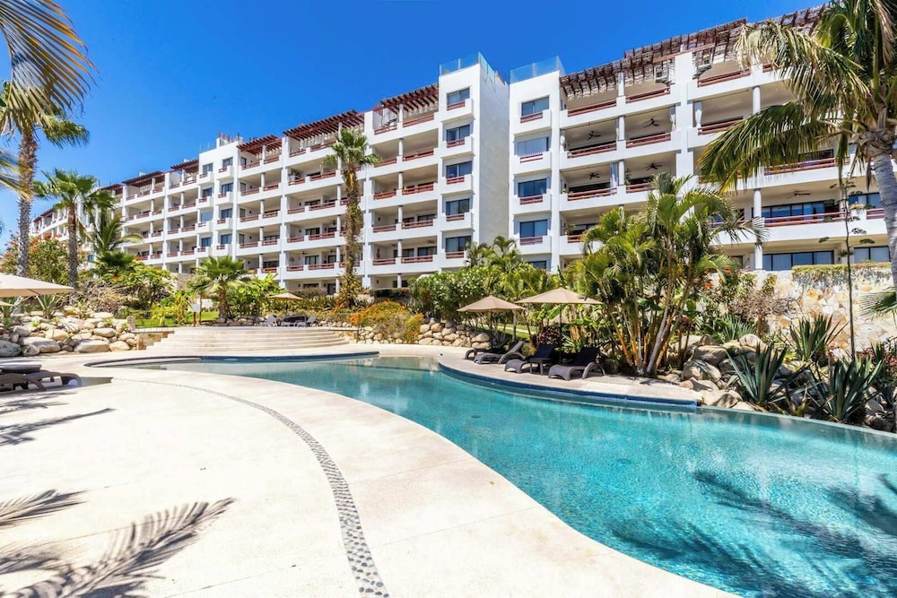 New 2 BR Condo in San Jose - Pool - Tennis