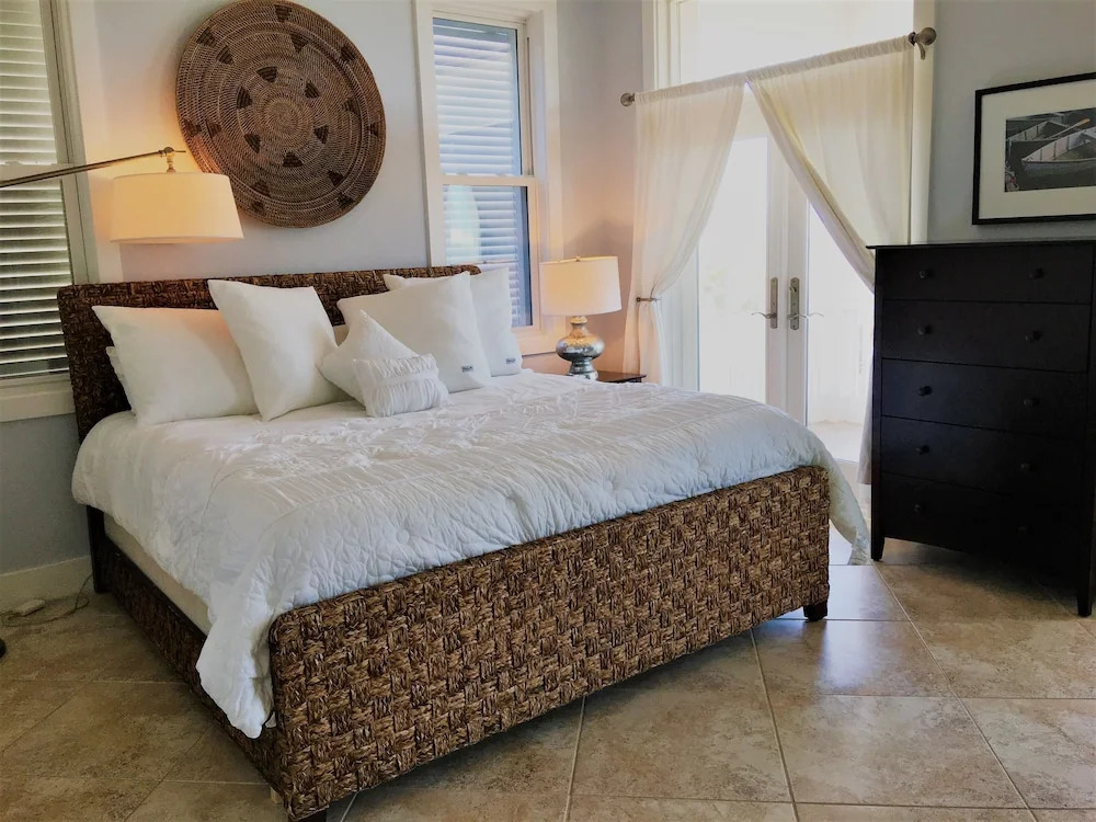 Family Tides Home 3 Bedrooms 4 Bathrooms Home