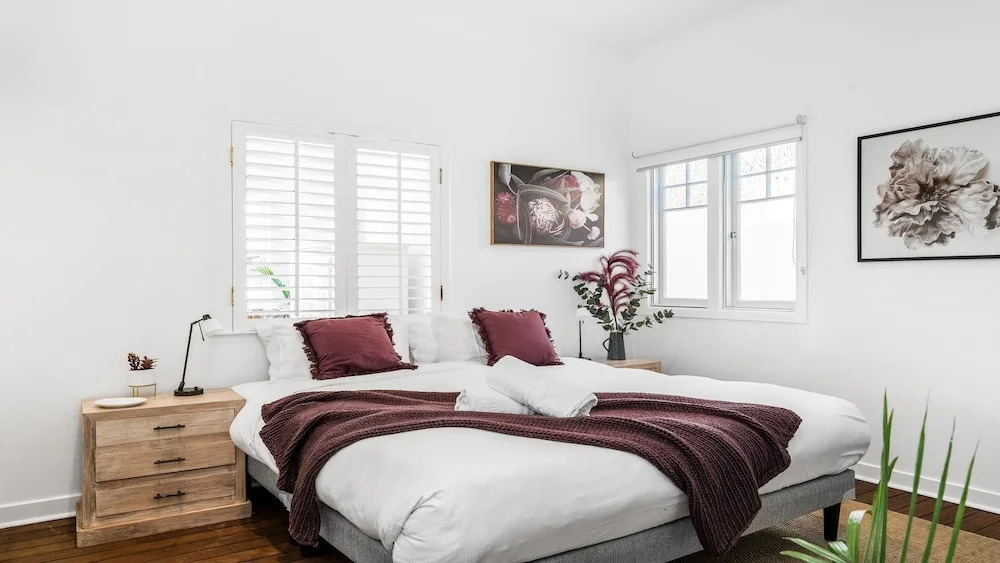 Alkira - Boutique cottage - Walk to Clarkes Beach