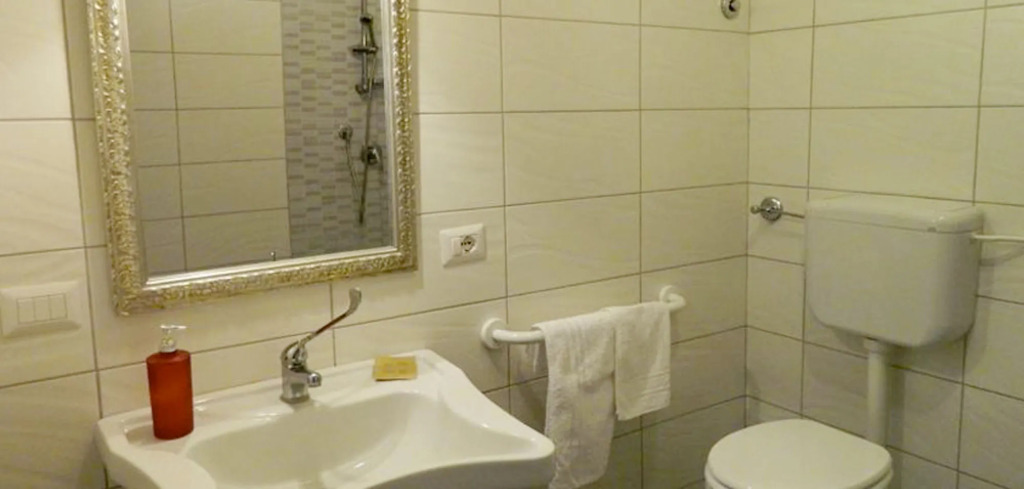 Crispi Rooms