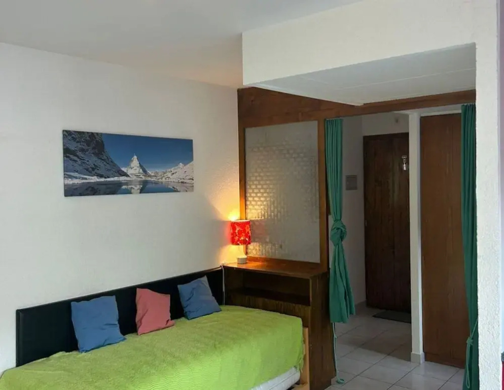 Spacious Apartment With Balcony