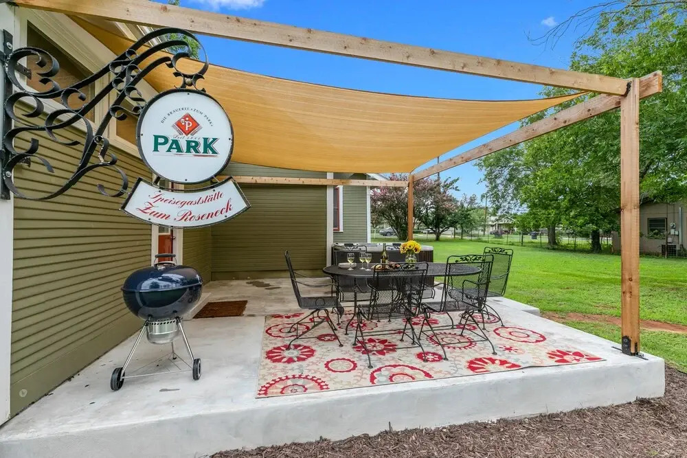 Stunning New Home With Hot Tub Just 1 Mile From Main St!