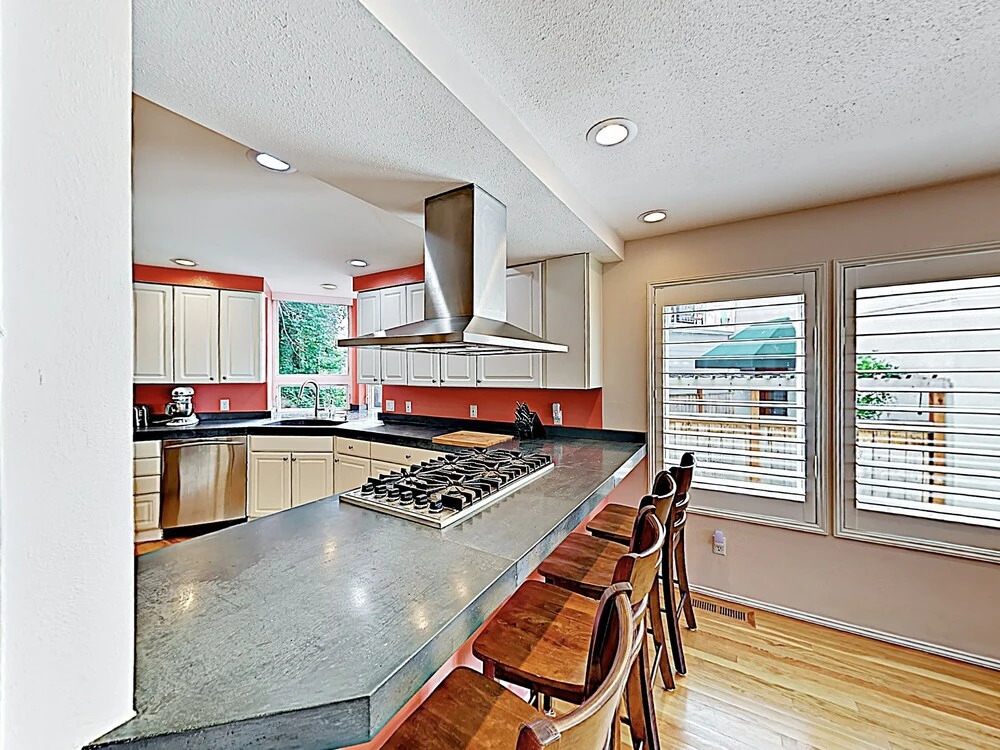 New Listing! Chic Alki Beach W/ Bay Views 4 Bedroom Home