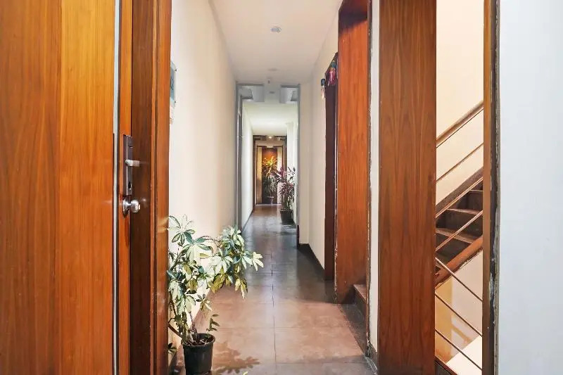 Rapid Lakme Executive Hotel