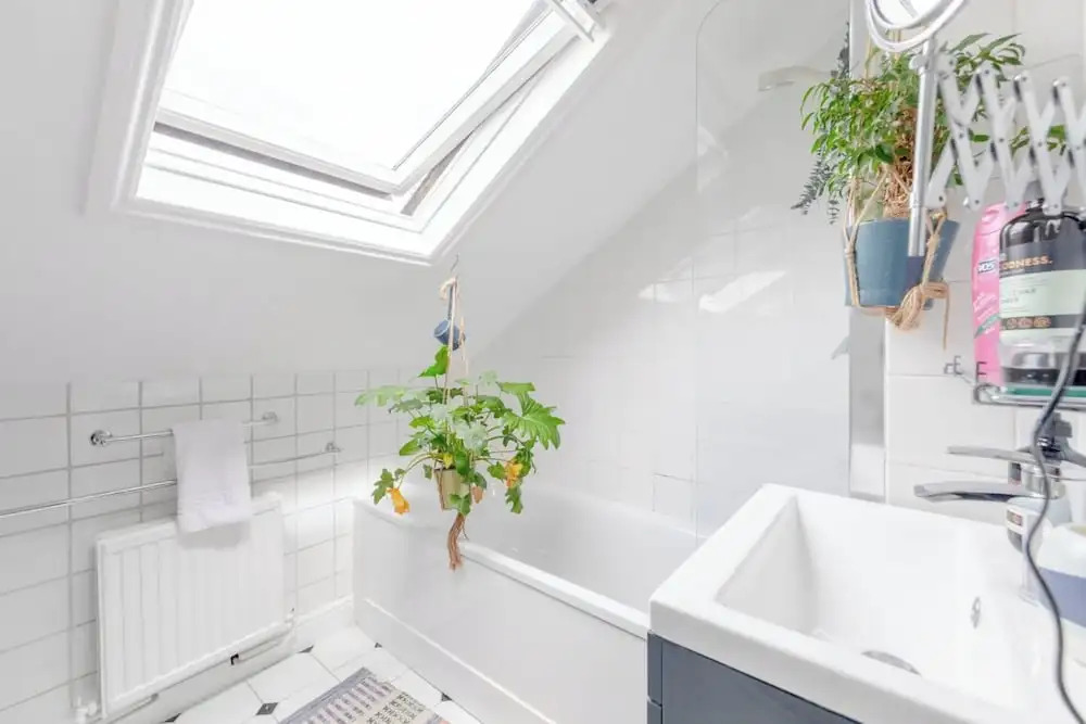 Top Floor 1BD Flat With Balcony - Ladbroke Grove