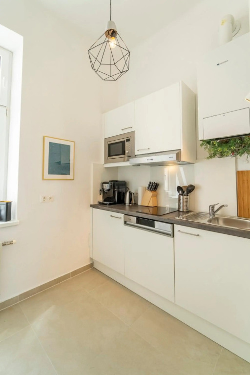 Generous Apartment next to the Mariahilferstraße
