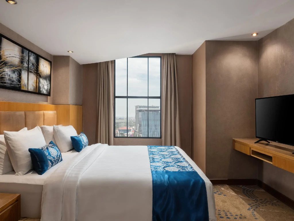 Grand City Hall Hotel & Serviced Residences