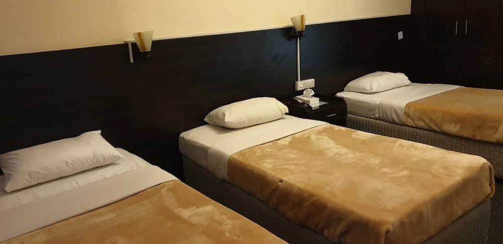 Royal Creek Hotel