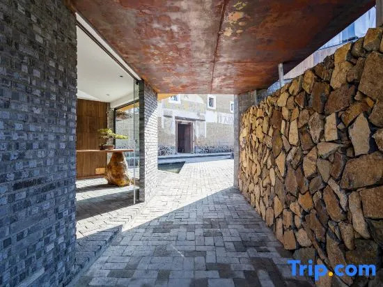 Yunshui Ruyi Travel And DL Tulou Culture B&B