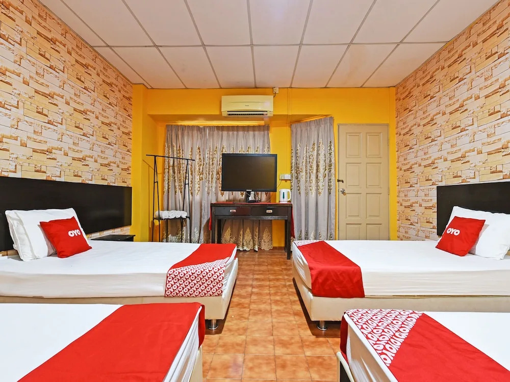 OYO 90363 Nyamanya Inn
