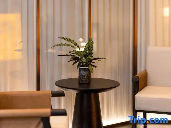MEHOOD LESTIE Hotel (Yantai Zhifu Station Red Star Macalline Central Park)