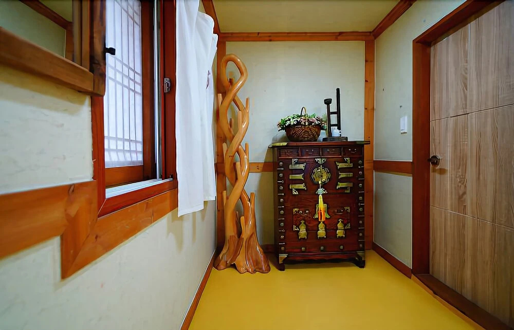 Jeonju Hanok Village Beautiful Garden House