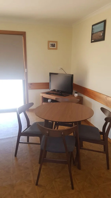 Parndana Hotel Cabins