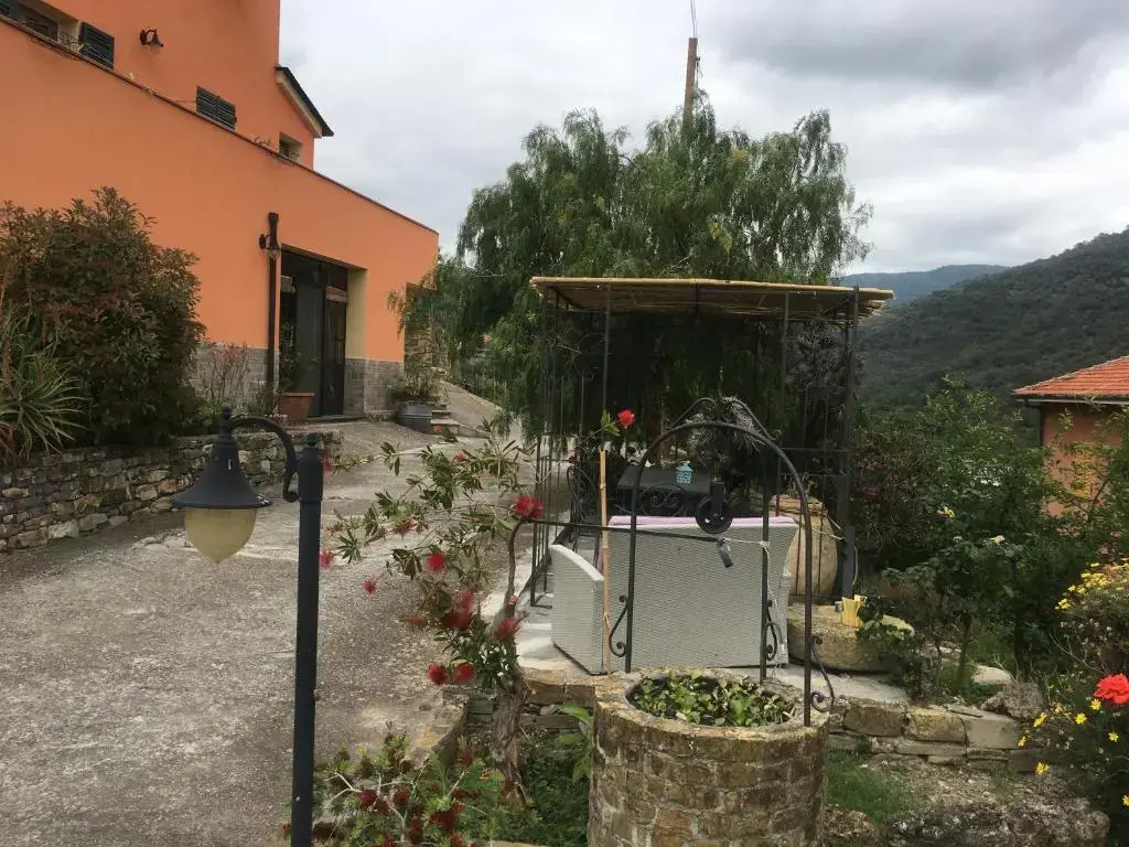 Olivo Al Mare - by Host4u