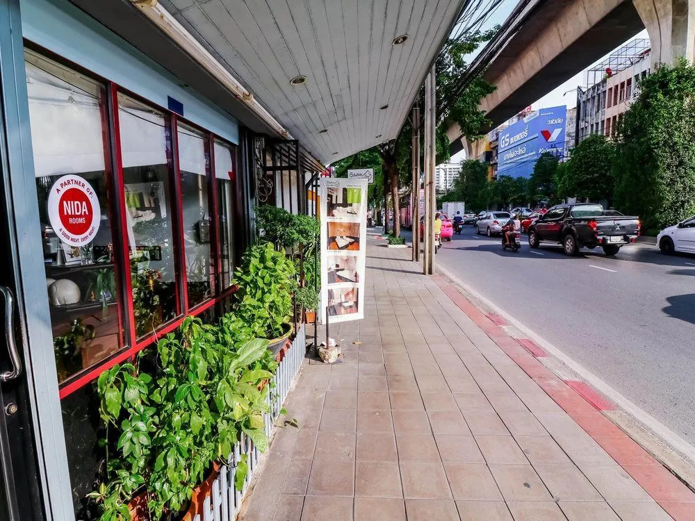 NIDA Rooms Phra Khanong 2163 Place