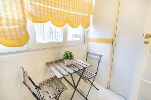 LovelyStay - Campo Pequeno Charming Apartment