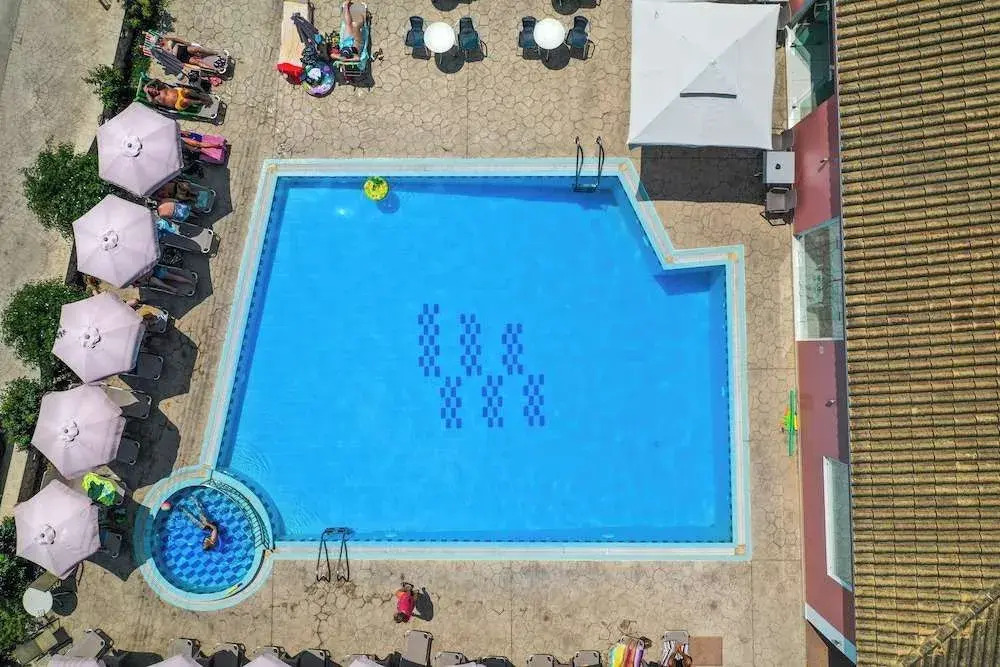 Dinos Hotel