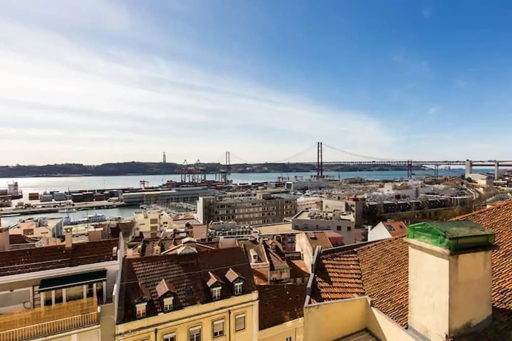 Airy Lapa 2 BR River and Bridge Views AC