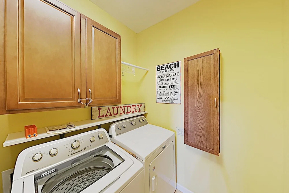 New Listing! Family-friendly Gem - Walk To Beach! 2 Bedroom Home
