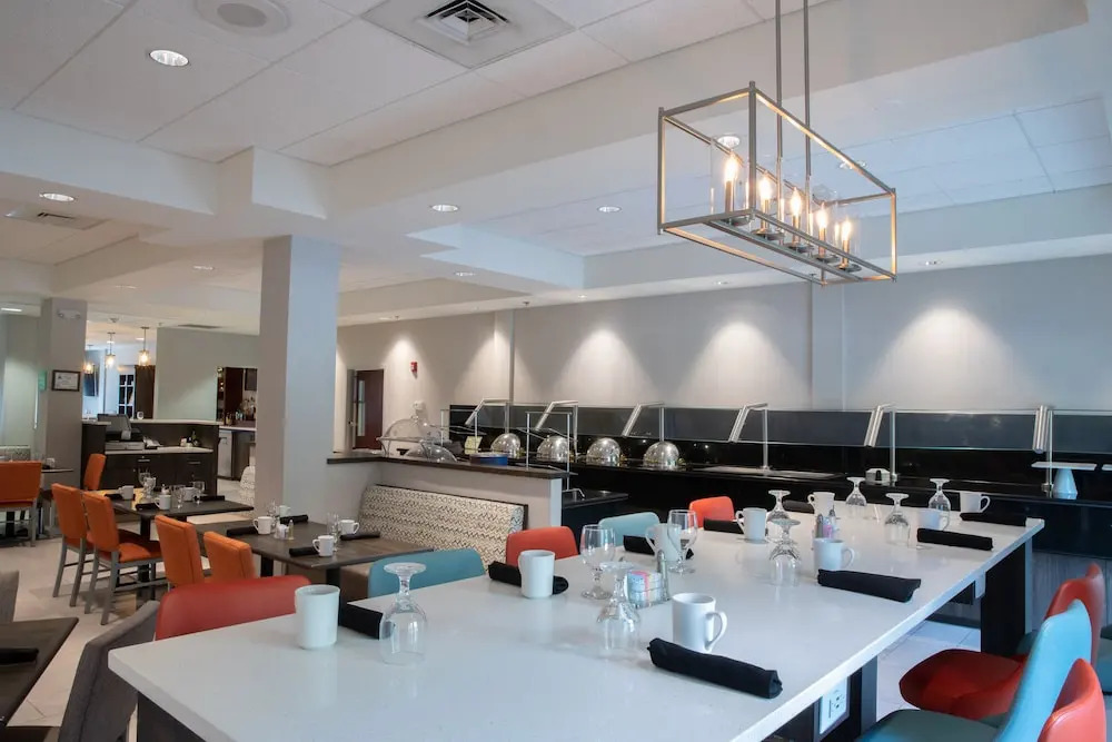 Holiday Inn Hotel & Suites Raleigh-Cary I-40 @Walnut St
